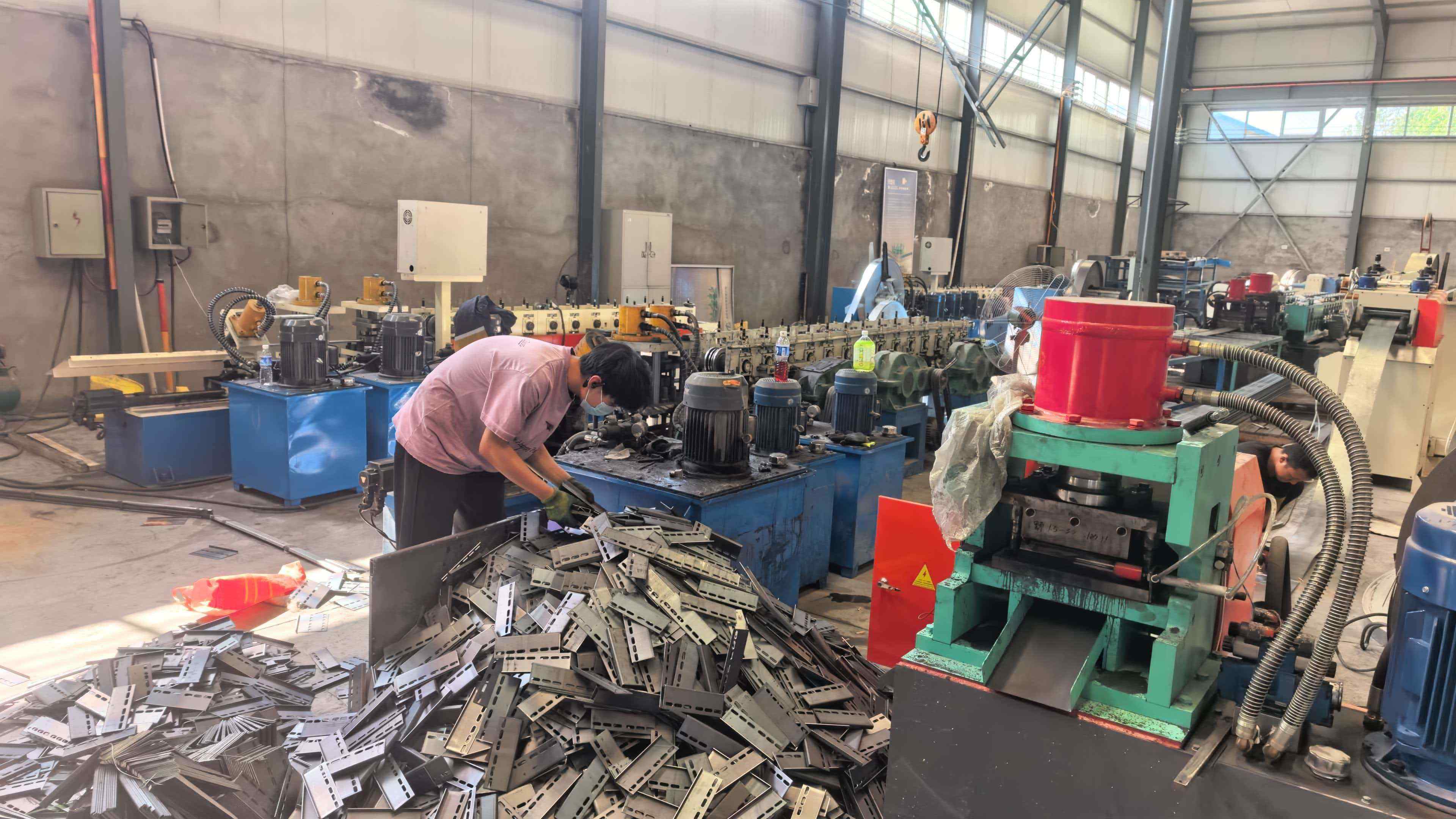 呼和浩特市大跨距桥架锌铝镁桥架 - 排名
